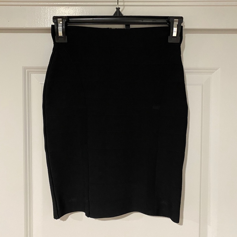 Guess black pencil skirt size small